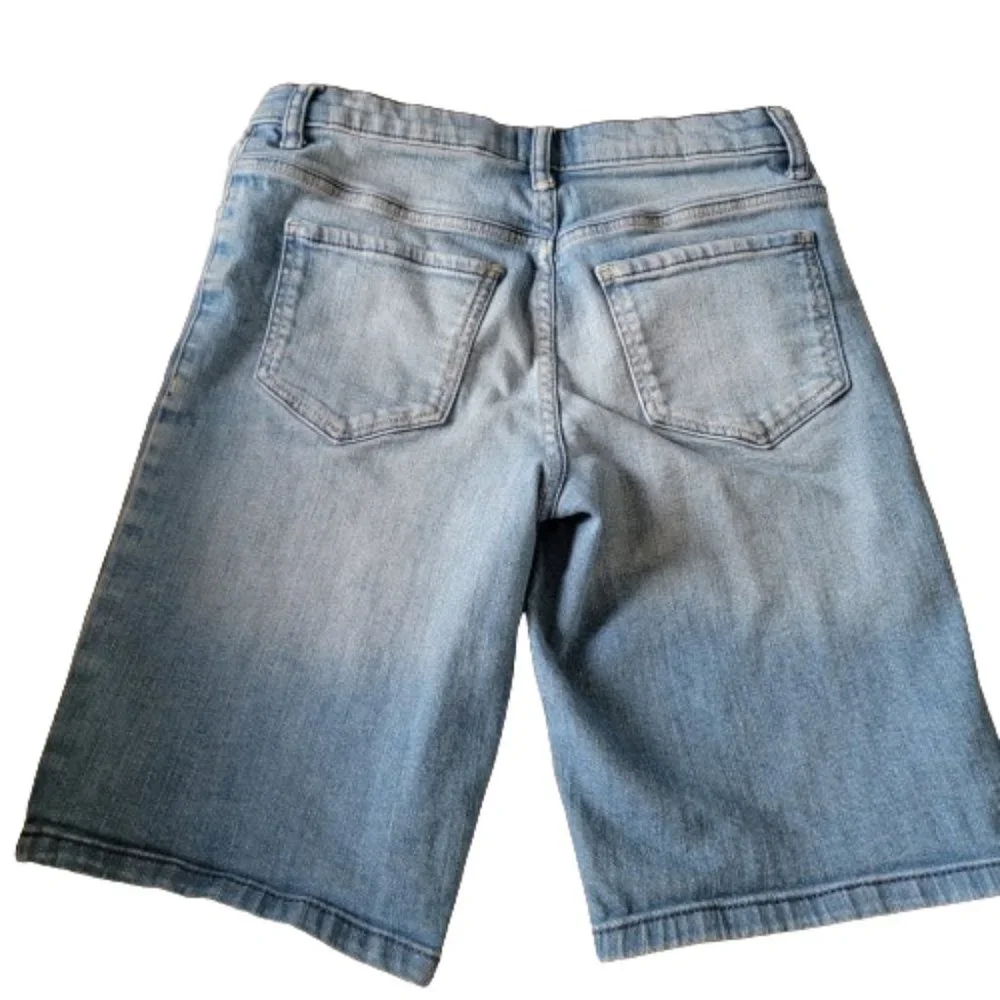 OshKosh Girls Denim Shorts Stretch Embroidered Cat& Heart Medium Wash Size 8